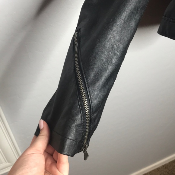 Bernardo Black Leather Jacket - Picture 3 of 4